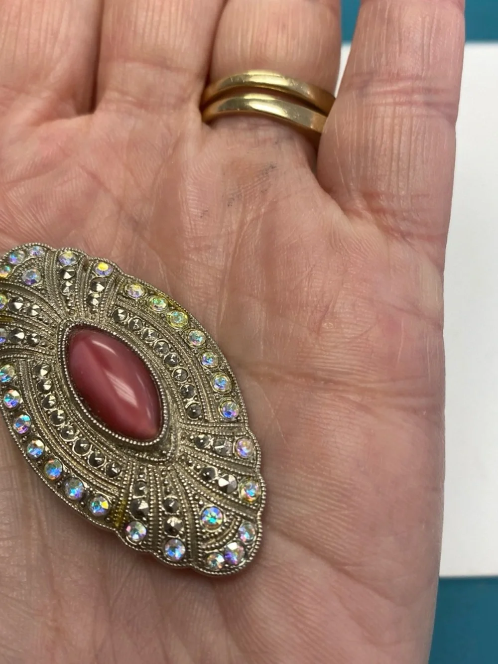 Vintage-Inspired Women's Brooch with Pink Cabochon and Aurora Rhinestones